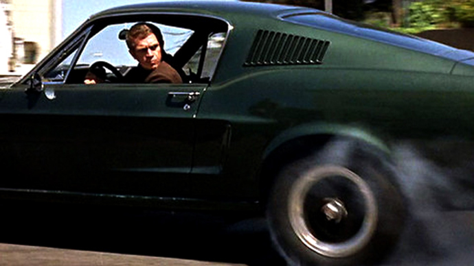 auto Ford Mustang, herec Steve McQueen, film Bullittův připad, r. 1968