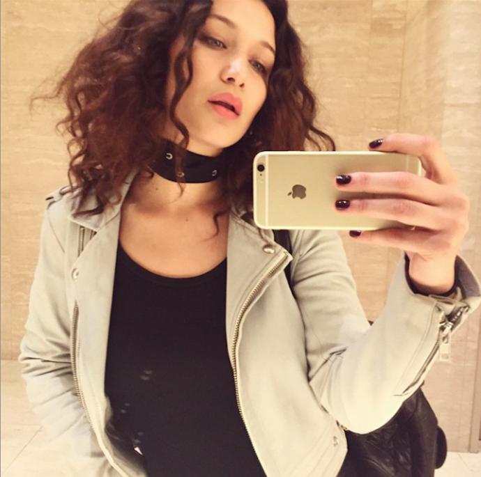 Bella Hadid - dramatické lokny. 