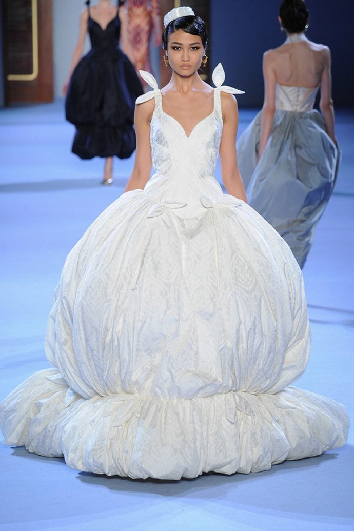Haute couture fashion week s/s 2014: svatební šaty