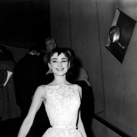 1953 - Audrey Hepburn v šatech Givenchy 1953 - Audrey Hepburn v šatech Givenchy