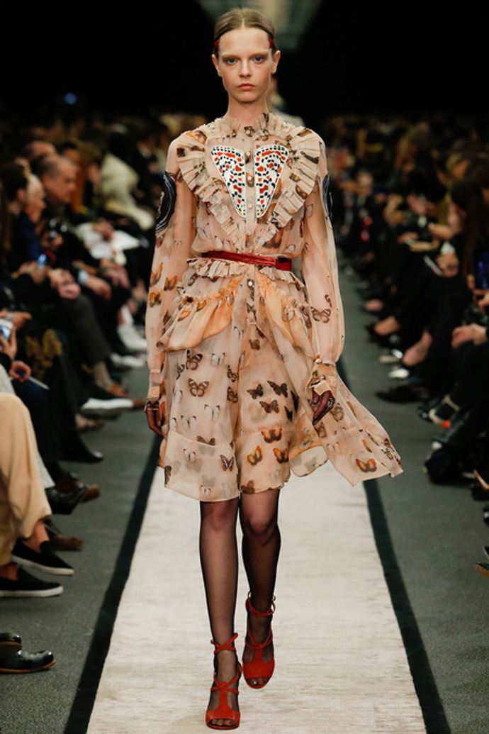 PFW: CHRISTIAN DIOR, GIVENCHY A STELLA McCARTNEY