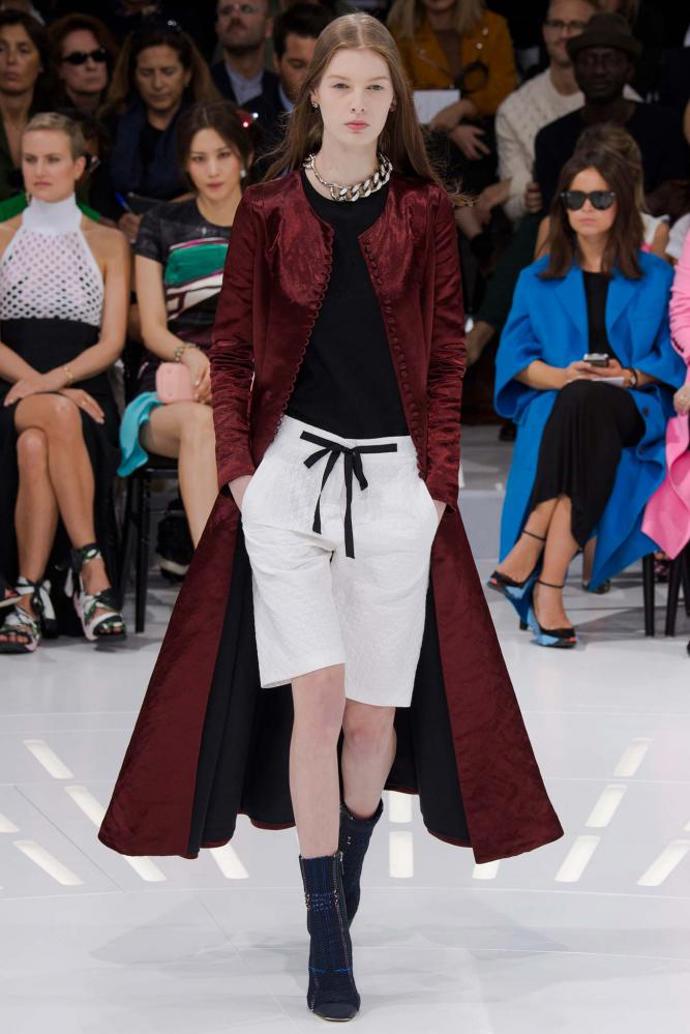 DIOR NA FASHION WEEKU: NÁVRAT DO BUDOUCNOSTI