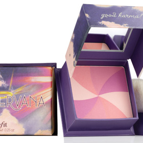 Tvářenka Hervana, Benefit, Sephora