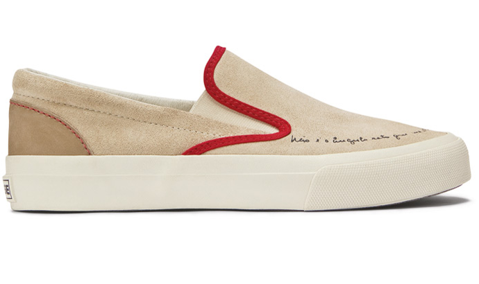 Je mu 104 a navrhuje pro Converse