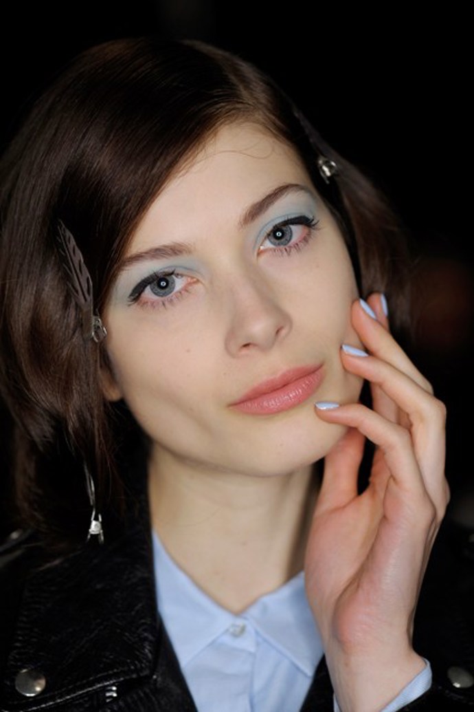 BEAUTY TREND: Modré stíny