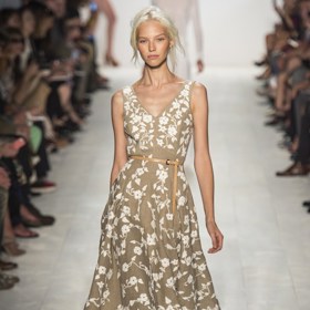 JARNÍ TREND: SÍLA KVĚTIN JARNÍ TREND: SÍLA KVĚTIN