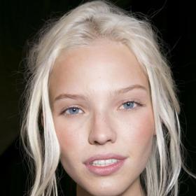 STUDENÁ BLOND STUDENÁ BLOND