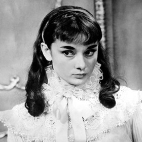Slavné účesy slavné Audrey Hepburn Slavné účesy slavné Audrey Hepburn