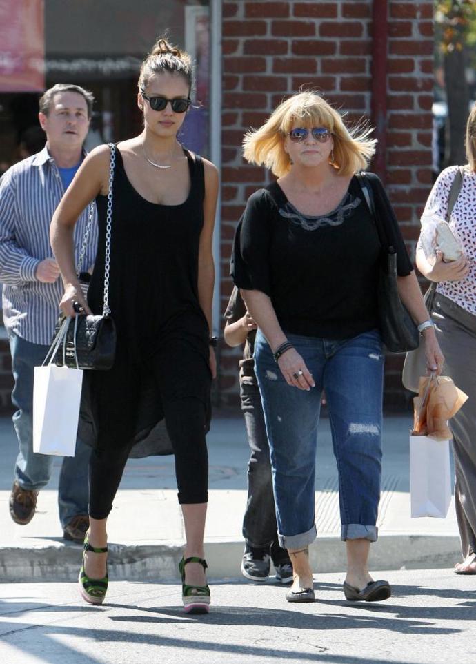Jessica Alba, Catherine Alba
