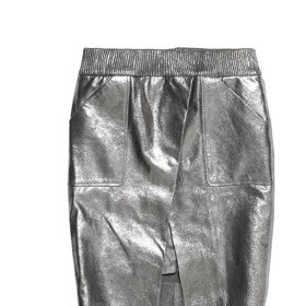 Trendy jaro? Jen v metalické sukni Trendy jaro? Jen v metalické sukni