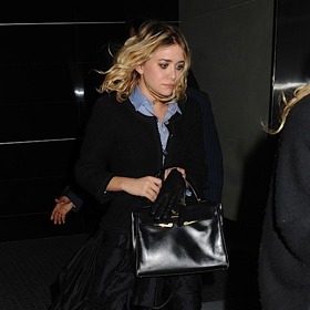 Miliony kabelek Mary-Kate a Ashley Olsenových Miliony kabelek Mary-Kate a Ashley Olsenových