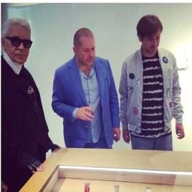 Karl nosí Apple Watch! Karl nosí Apple Watch!