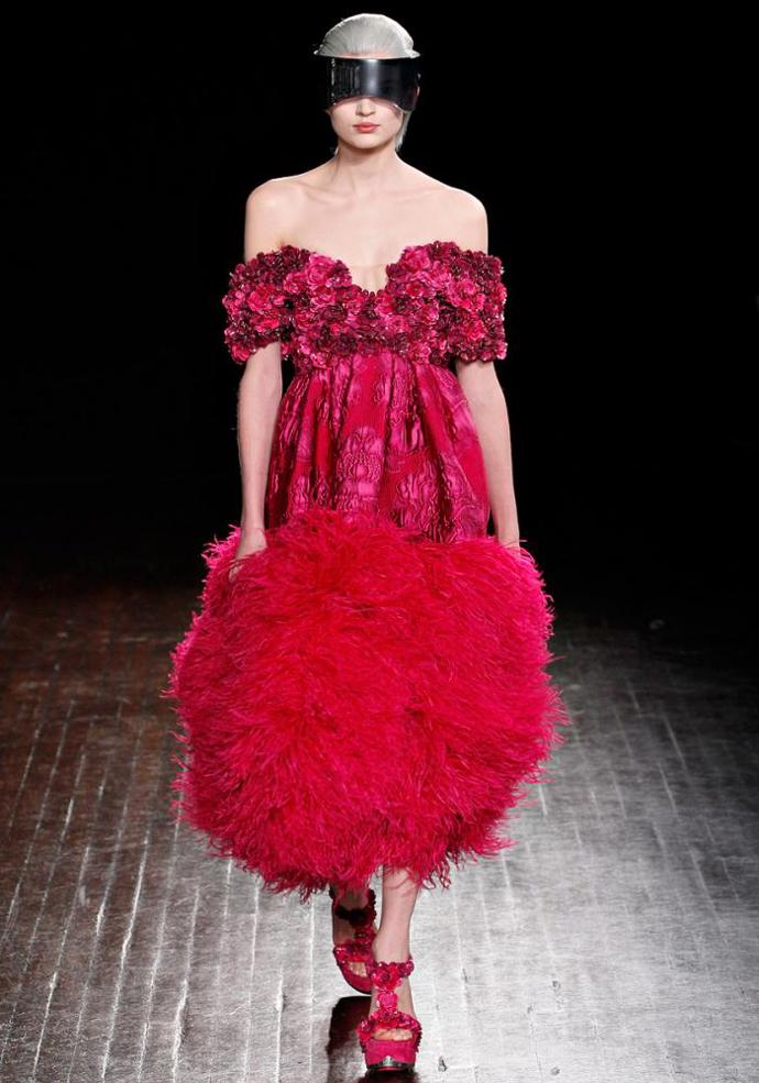 PFW podzim/zima 2012/13: něžná vize Alexandera McQueena