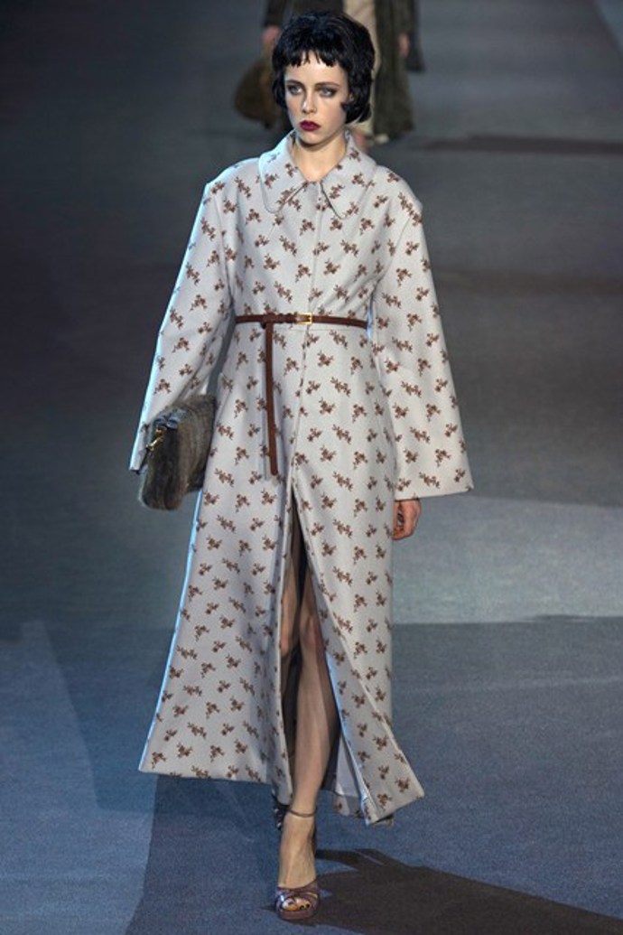 Šaty z kolekce Louis Vuitton podzim 2013