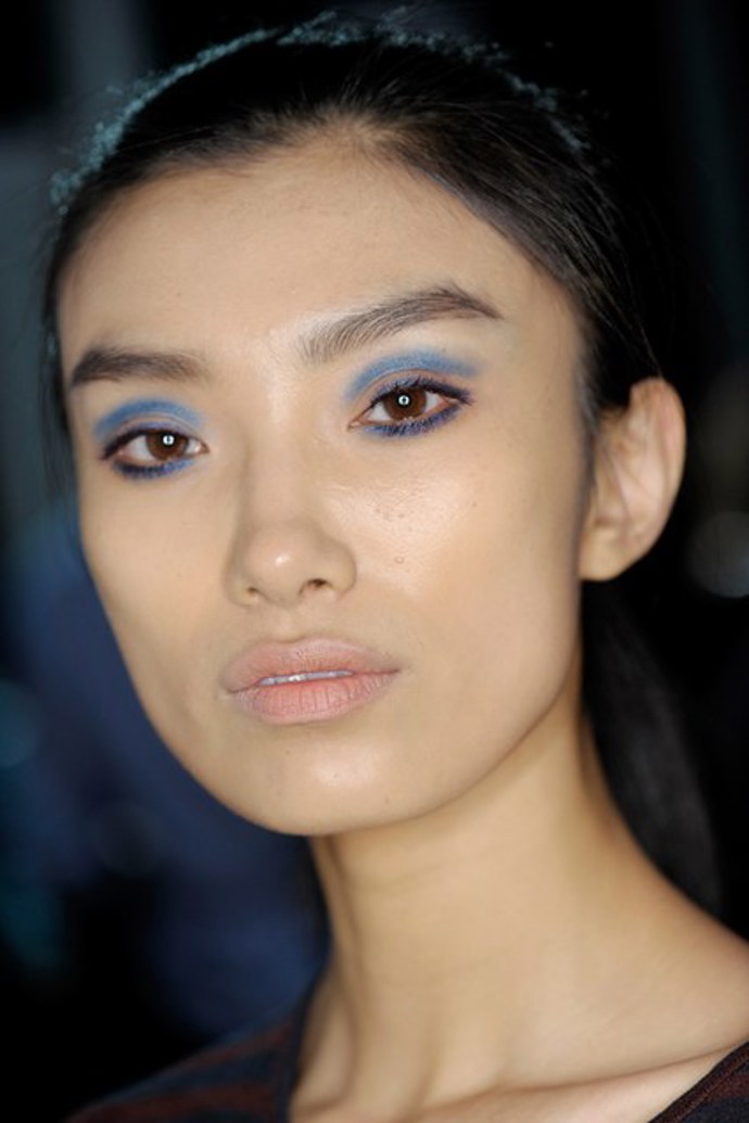 BEAUTY TREND: Modré stíny