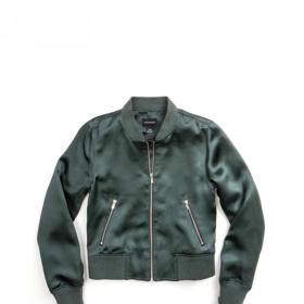 JARNÍ MUST-HAVE: BOMBER JARNÍ MUST-HAVE: BOMBER