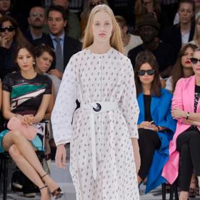 DIOR NA FASHION WEEKU: NÁVRAT DO BUDOUCNOSTI