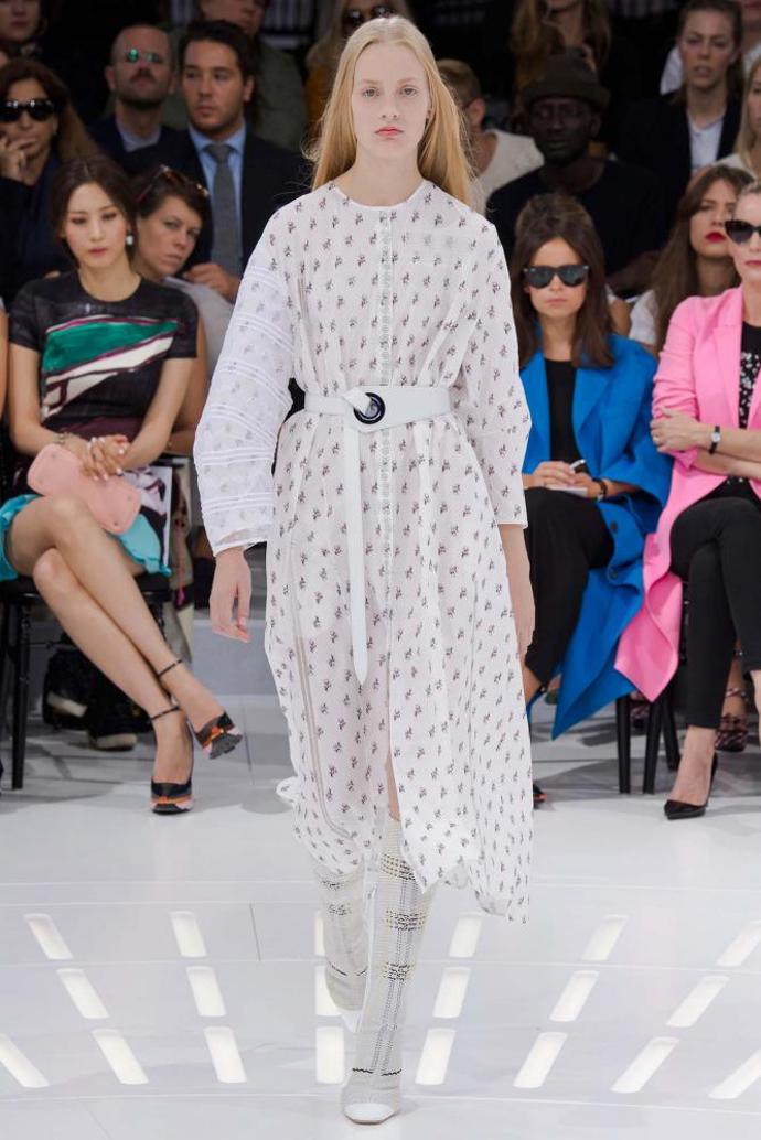 DIOR NA FASHION WEEKU: NÁVRAT DO BUDOUCNOSTI