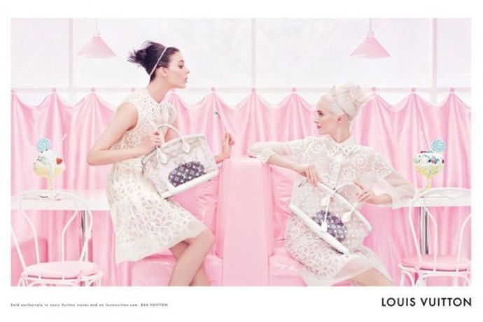 Louis Vuitton – fotograf: Steven Meisel, modelky: Kati Nescher, Daria Strokous