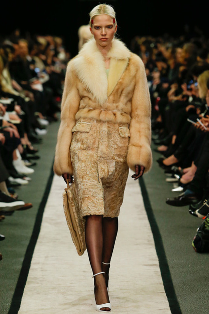 PFW: CHRISTIAN DIOR, GIVENCHY A STELLA McCARTNEY