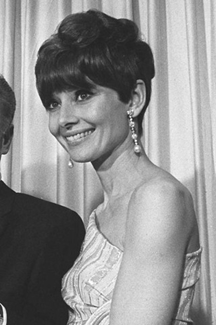 Slavné účesy slavné Audrey Hepburn