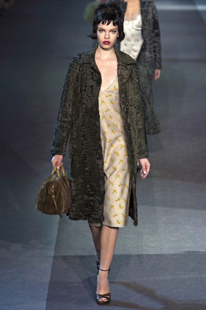 Šaty z kolekce Louis Vuitton podzim 2013