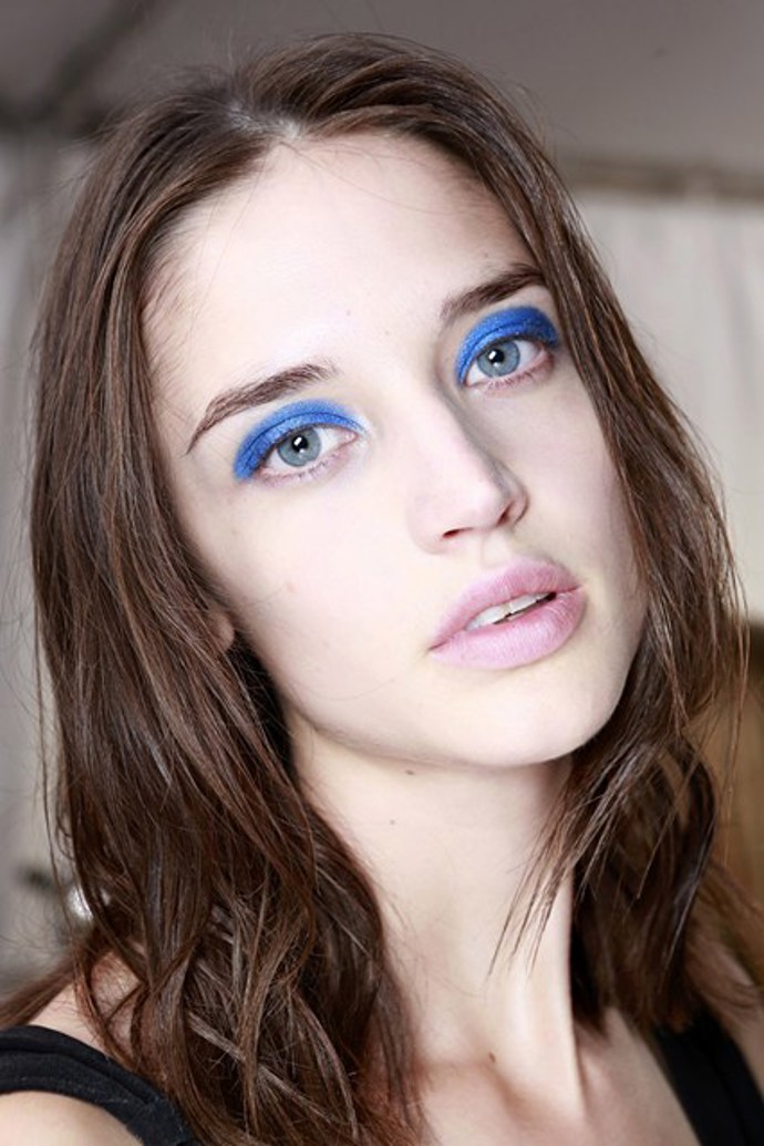 BEAUTY TREND: Modré stíny