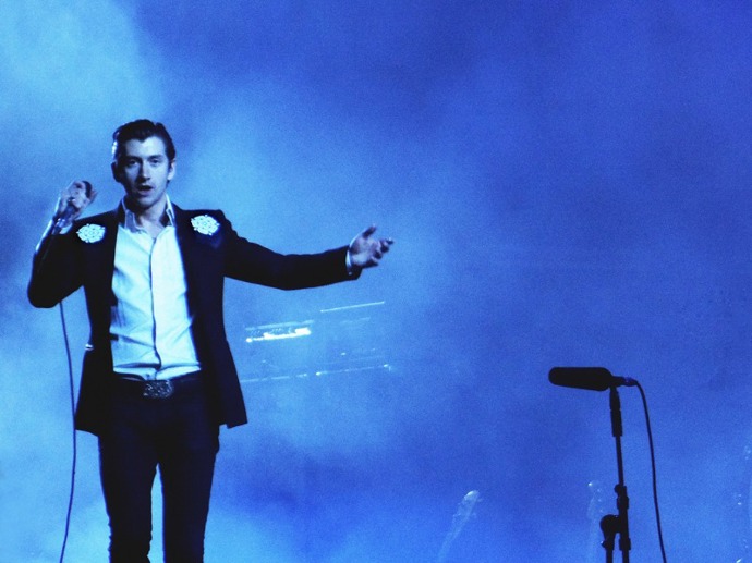 Alex Turner dostal nás i celý Berlín