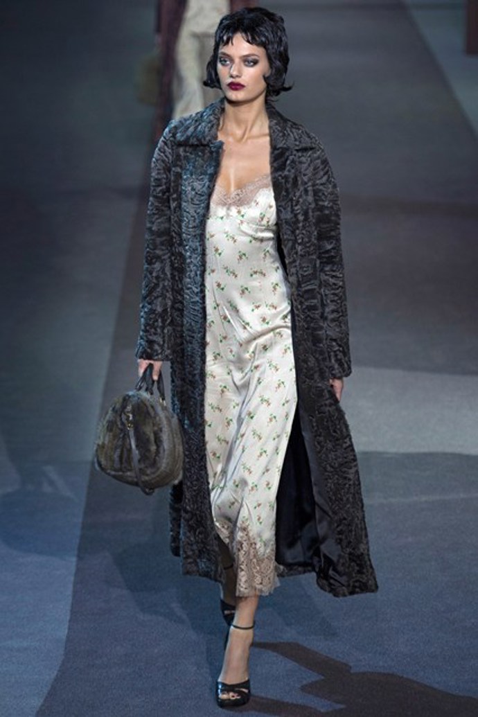 Šaty z kolekce Louis Vuitton podzim 2013