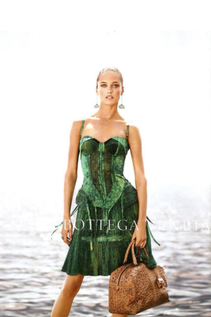 Bottega Veneta – modelka: Karmen Pedaru