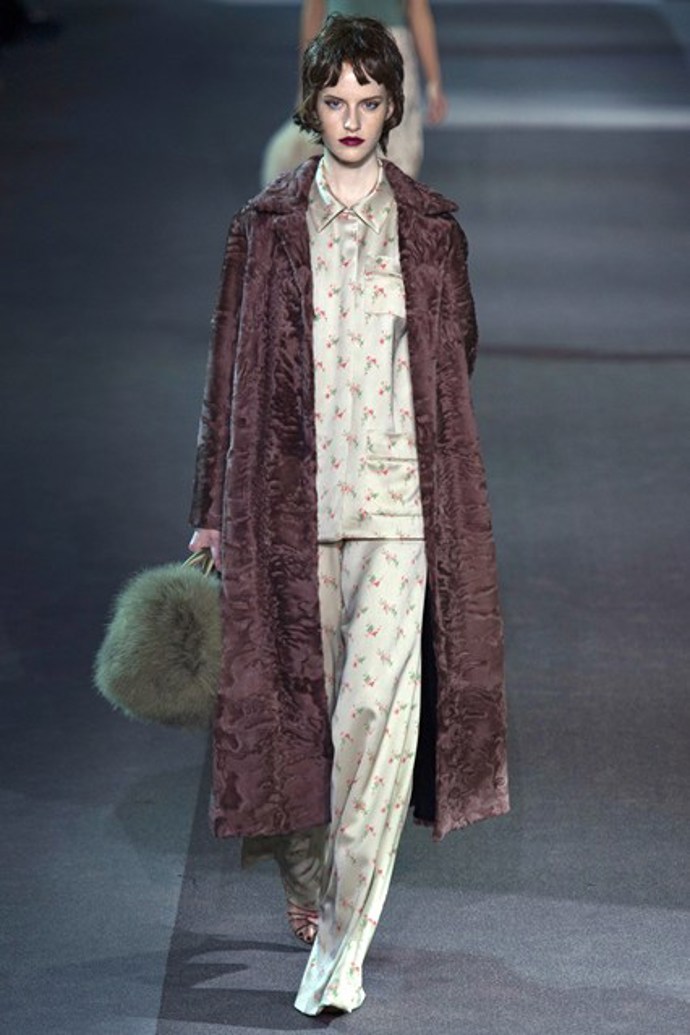 Šaty z kolekce Louis Vuitton podzim 2013