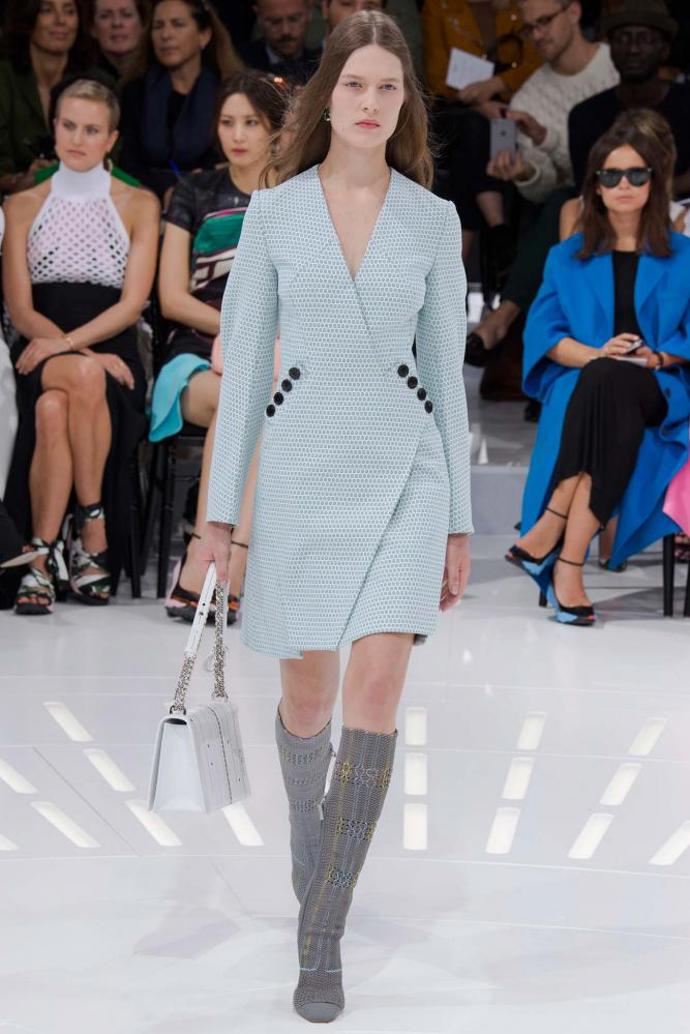 DIOR NA FASHION WEEKU: NÁVRAT DO BUDOUCNOSTI