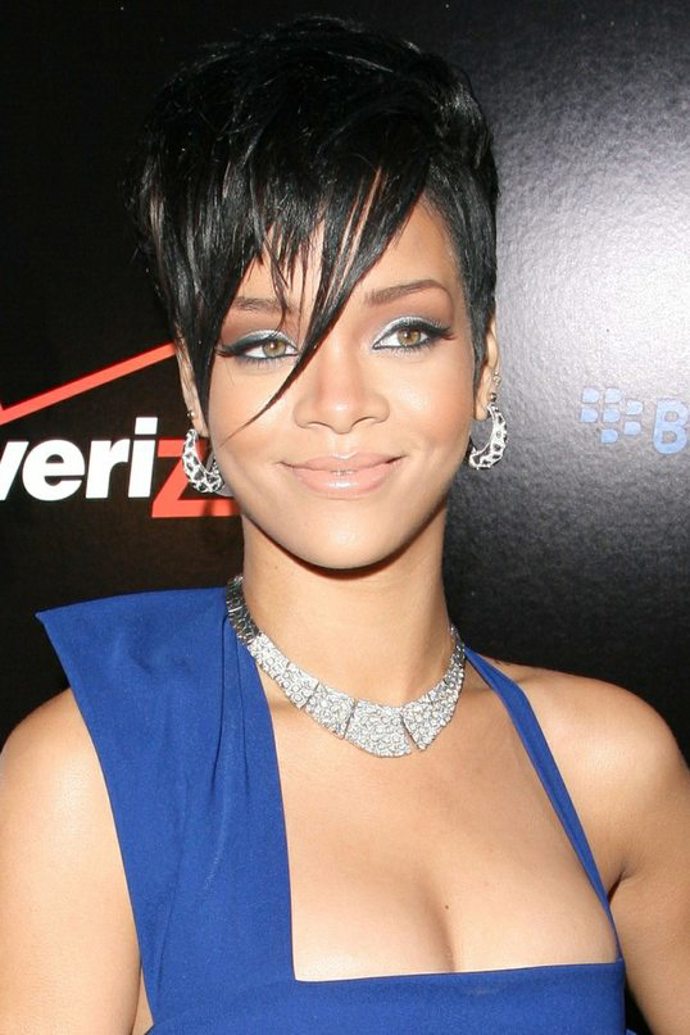 Chameleon Rihanna: Jaké účesy už zpěvačka vyzkoušela?