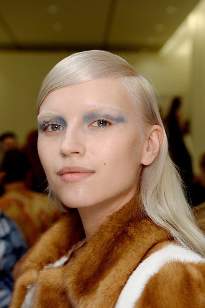 BEAUTY TREND: Modré stíny