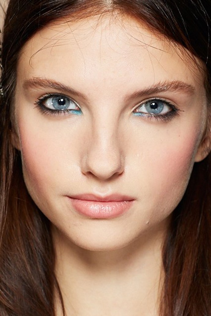 BEAUTY TREND: Modré stíny