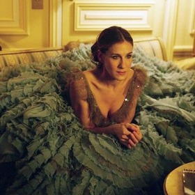 10 nejlepších outfitů Carrie Bradshaw