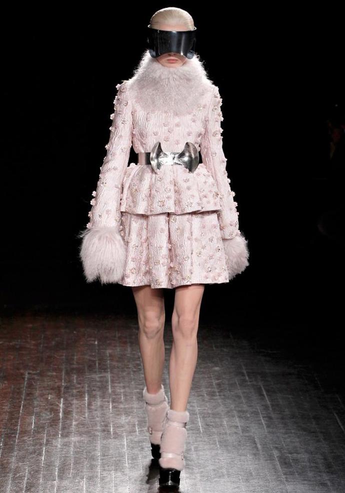PFW podzim/zima 2012/13: něžná vize Alexandera McQueena