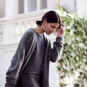 Svetrové šaty + cardigan? Jak jednoduché a efektní!