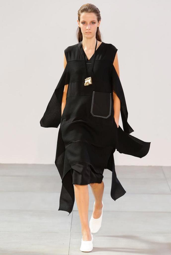 15 nejlepších šatů z pařížského fashion weeku