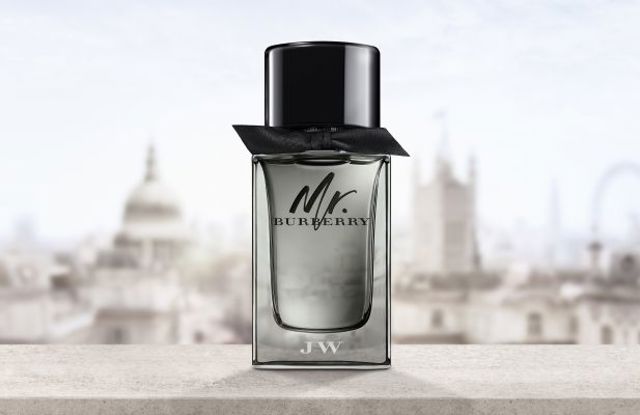 2016 MR BURBERRY CREATIVE PACKSHOT 2bbc7