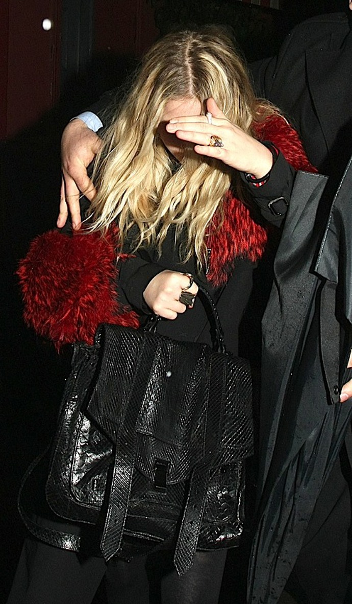 Miliony kabelek Mary-Kate a Ashley Olsenových