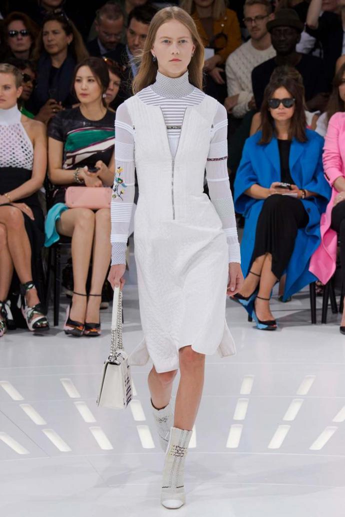 DIOR NA FASHION WEEKU: NÁVRAT DO BUDOUCNOSTI