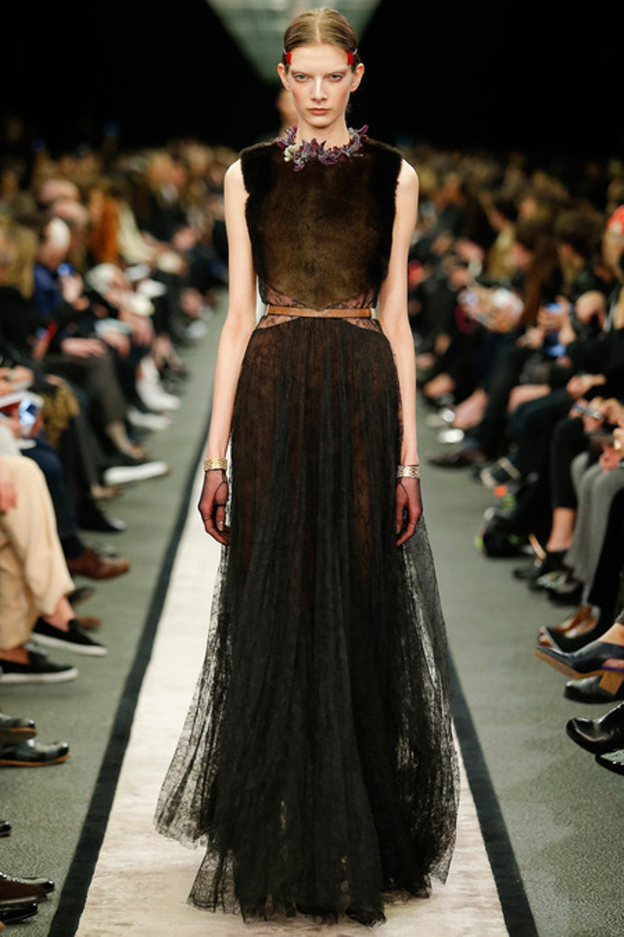 PFW: CHRISTIAN DIOR, GIVENCHY A STELLA McCARTNEY