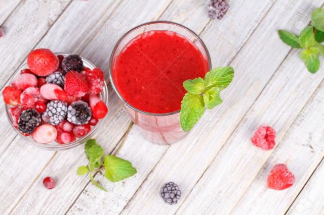 34771772 Gefrorene Sommerbeeren Smoothie mit Minze Lizenzfreie Bilder 124bc 34771772 Gefrorene Sommerbeeren Smoothie mit Minze Lizenzfreie Bilder 124bc