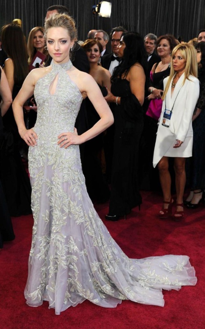 2013 - Amanda Seyfried v šatech Alexander McQueen