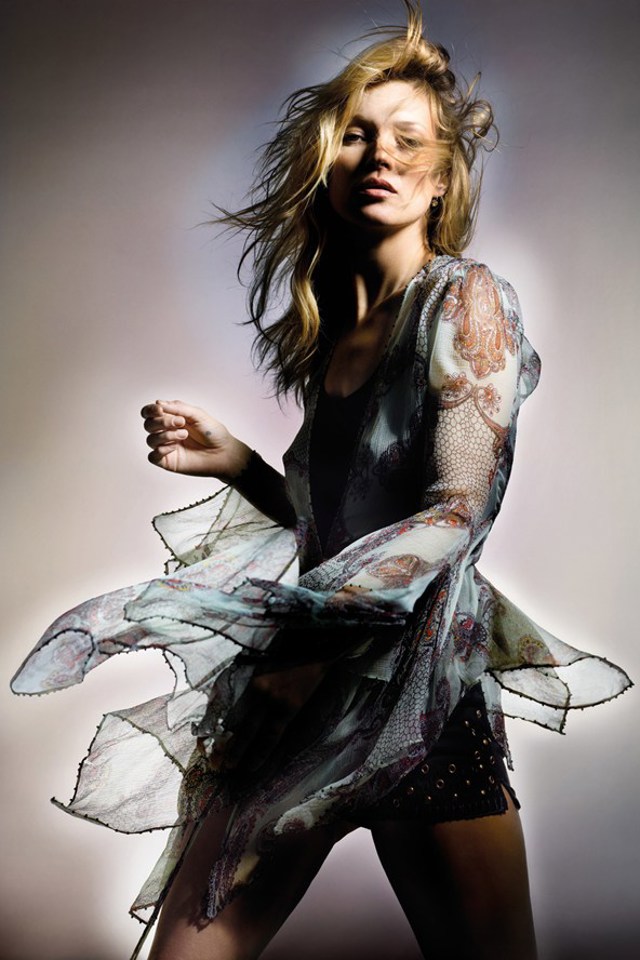 kate-moss-for-topshop-spring-summer-2014-campaign-2-vogue-8april14-pr_592x888 kate-moss-for-topshop-spring-summer-2014-campaign-2-vogue-8april14-pr_592x888