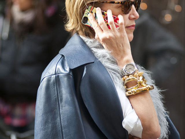 silver-and-gold-jewelry-street-style-inspiration_normal