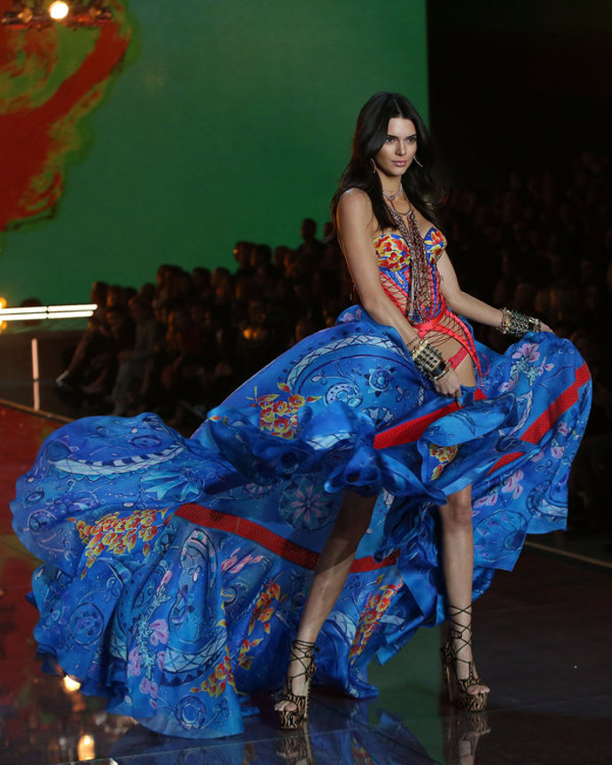 Andílci na přehlídce Victoria’s Secret to rozjeli