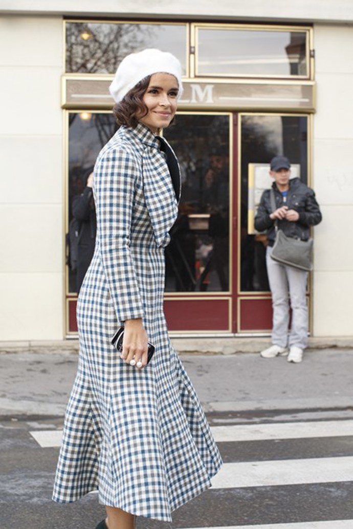 Haute couture v ulicích Paříže