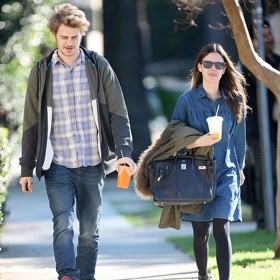 Rachel Bilson je těhotná Rachel Bilson je těhotná